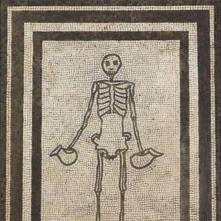 another example with a skeleton holding two wine jugs, normally housed at  @MANNapoli, was recently featured in the  @AshmoleanMuseum 's 'Last Supper in Pompeii' exhibition #MuseumFromHome  #rome  #Pompeii  #Mosaic