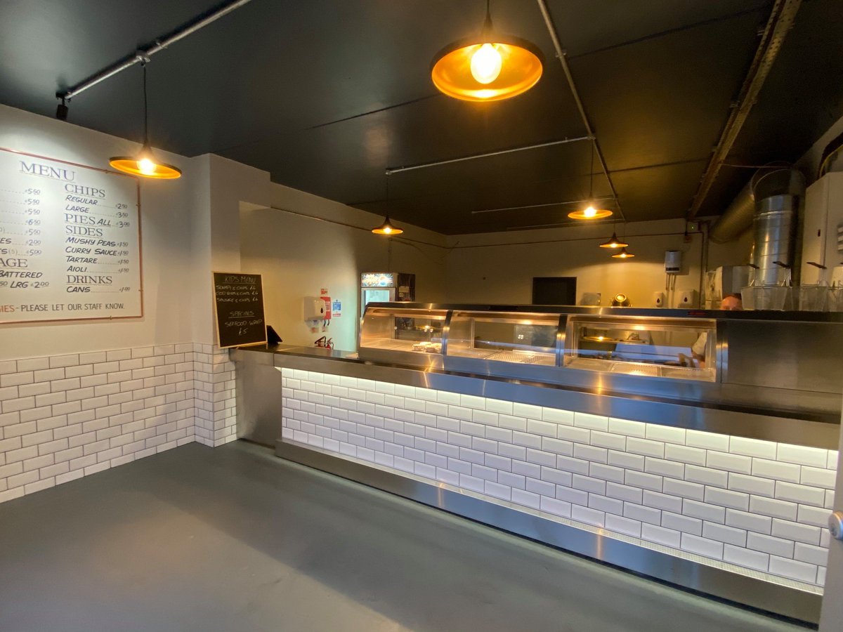 When you can't have gas, an electric or LPG frying range will provide the solution #fishandchips  READ>>> online.flippingbook.com/view/198790/11/