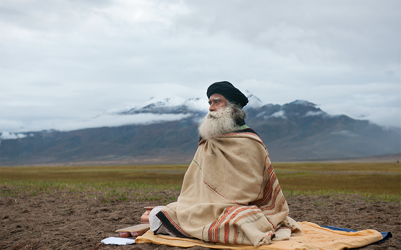 SadhguruJV's tweet photo. For those who are on the spiritual path, being alone, keeping a distance from people, and becoming silent are not issues – these are opportunities. #SadhguruQuotes https://t.co/kMSVraeHjw