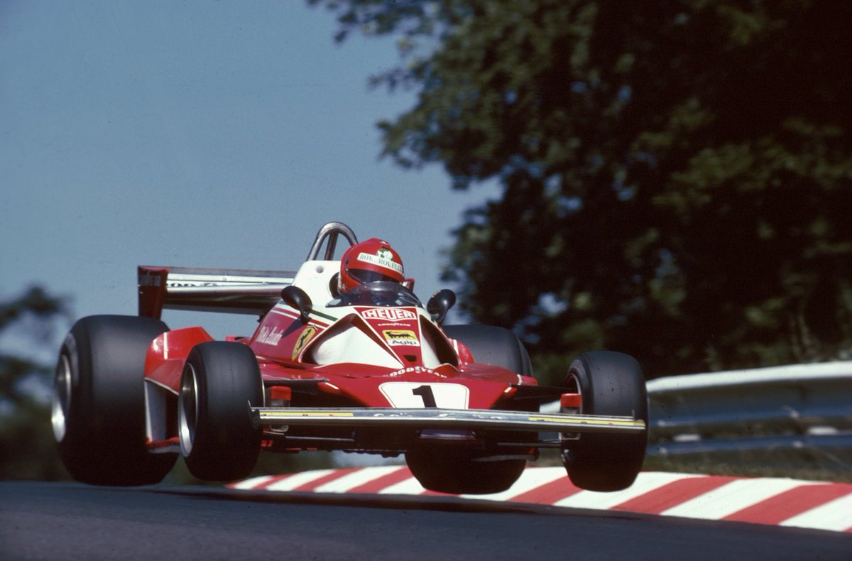 OilAndGrip's tweet photo. “Mucha gente dice que la F1 es un riesgo innecesario, ¿pero que sería la vida si solo hiciéramos lo necesario?”
-Niki Lauda, la leyenda.
Descubre su historia aquí:
https://t.co/ATTpPegMok https://t.co/JkrKvZPvFV