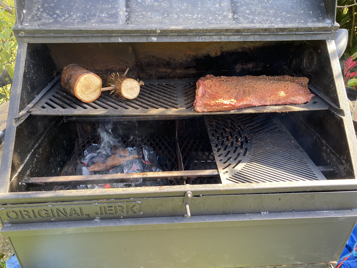 jeremy_ridley's tweet photo. Brisket in the smoker for 7 hours with a dry rub. Four hours smoked off the direct heat and then 3 in foil - very moist, super tender and what a flavour... #jrskitchen #brisket #bbq #smokedmeat #smokedbrisket #bbqlife #kentfood #originaljerk @ JR's Kitchen, Farnborough https://t.co/nmRDEdVMB6