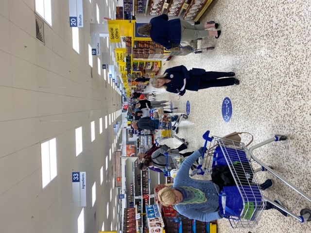 jimmcp7's tweet photo. @Tesco How is this social distancing?! It’s normal Tuesday in your Kingston Milton Keynes store. Social distancing not being observed by anybody. Your staff are milling around in groups and are uninterested in enforcing your own restrictions. Completely irresponsible behaviour. https://t.co/DeA06JkygA