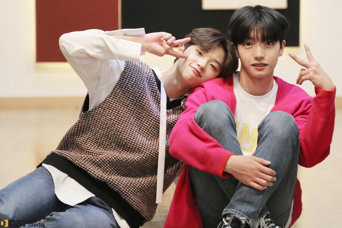 🦊🍓 มอมอหม่ามี๊น้องก้องรักโทมัส #รออันวาร์บลู tweet media