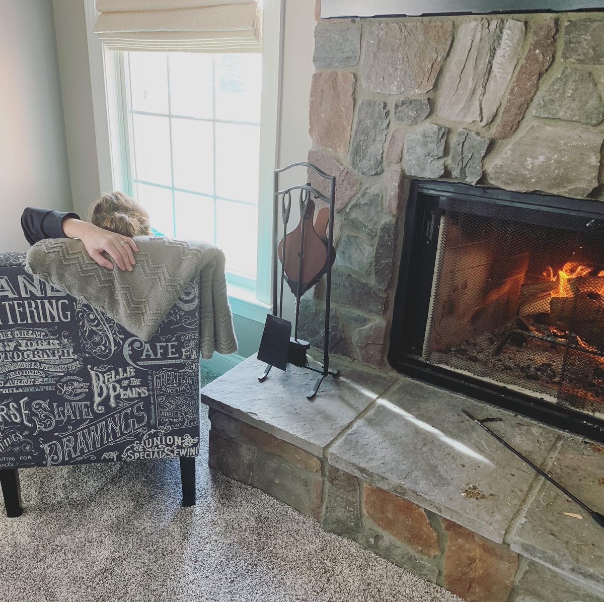 CommsMom's tweet photo. Make your home a place you WANT to be versus a place you HAVE to be.
Practicing #hygge at home during the #coronavirus outbreak.
https://t.co/li5Ks7bozL
#homebody #CommsMom https://t.co/OdRNEj7oHz