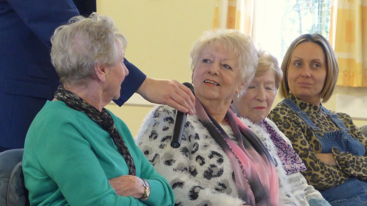 WarmToastyClub's tweet photo. Happy days in Shrub End, Colchester.
Looking back to February and a charming afternoon we had with the good people of Shrub End - Memories, music and merriment with the fab #AnnaBruce @TNLComFund @TNLUK @Snippetcuts https://t.co/9iMfnLBiyk