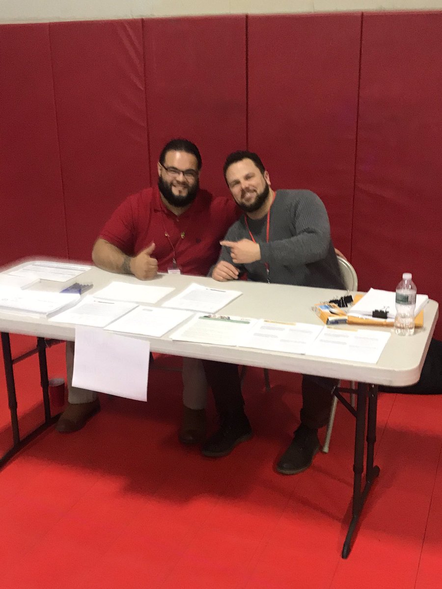kenneth_haskins's tweet photo. Gratitude Challenge. I would like to thank @MrDenmead and @MrEscobarNRHSE for their passion working our students. #nrcsd #NRHSExtension @KFelicello https://t.co/g6Kld82dZm
