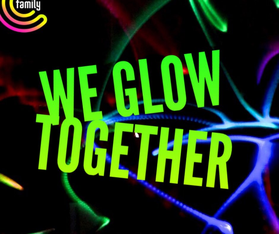 TriSportsCentre's tweet photo. 💻👟TSC ONLINE LIVE👟💻
Let’s get everyone glowing! Tomorrow at 7pm our resident Clubbercise instructor will be doing a LIVE feed to get your Clubbercise Fix! FREE to everyone in the community why not give it a try? #tring #clubbercise #FREE https://t.co/TZdQGdBeVW