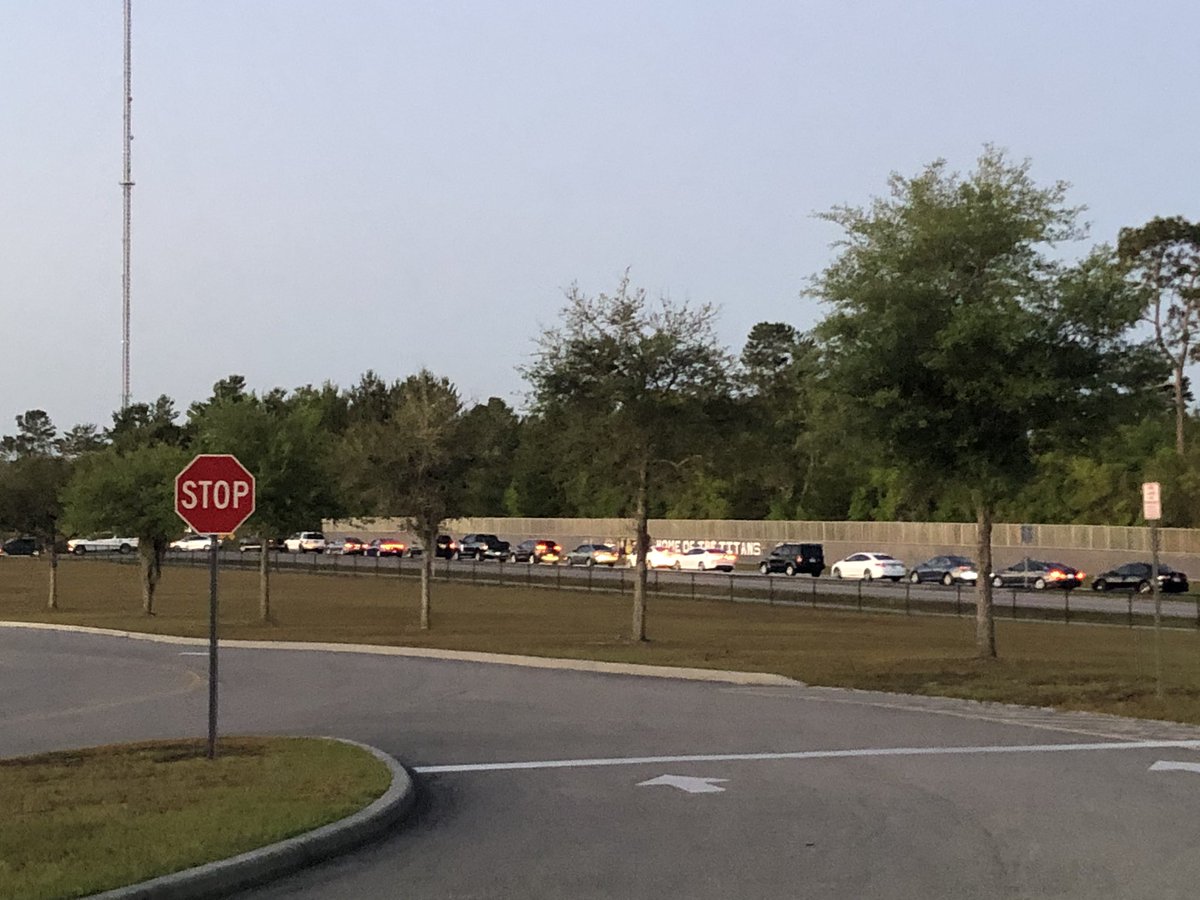 Line-up for laptop pick-up was #uhstitansyrong