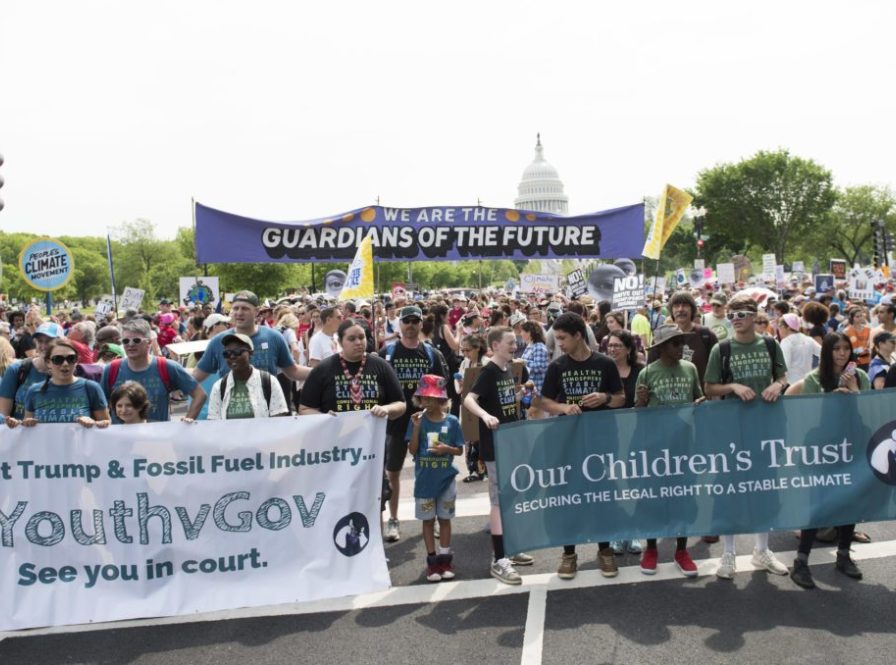 Juliana v Birleşik Devletler <a href="/youthvgov/">Our Children's Trust</a>: Güçler ayrılığı şimdilik #iklimkrizinin önüne geçti, fakat hala umut var! Davanın sonucuna ilişkin gelişmeler bültende: iklimadaleti.org/2020/04/07/jul…