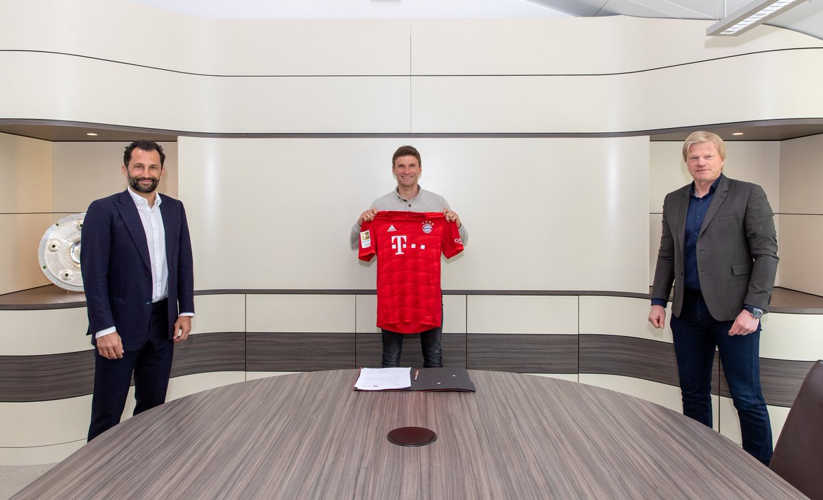 .@esmuellert_ ist für uns ein besonderer Spieler, eine Identifikationsfigur für Klub & Fans, ein Führungsspieler, der auf dem Platz vorangeht & mit dem @FCBayern sehr viel erreicht hat. Wir sind froh, dass es jetzt bis 2023 so weiter geht. #MiaSanMia #packmas