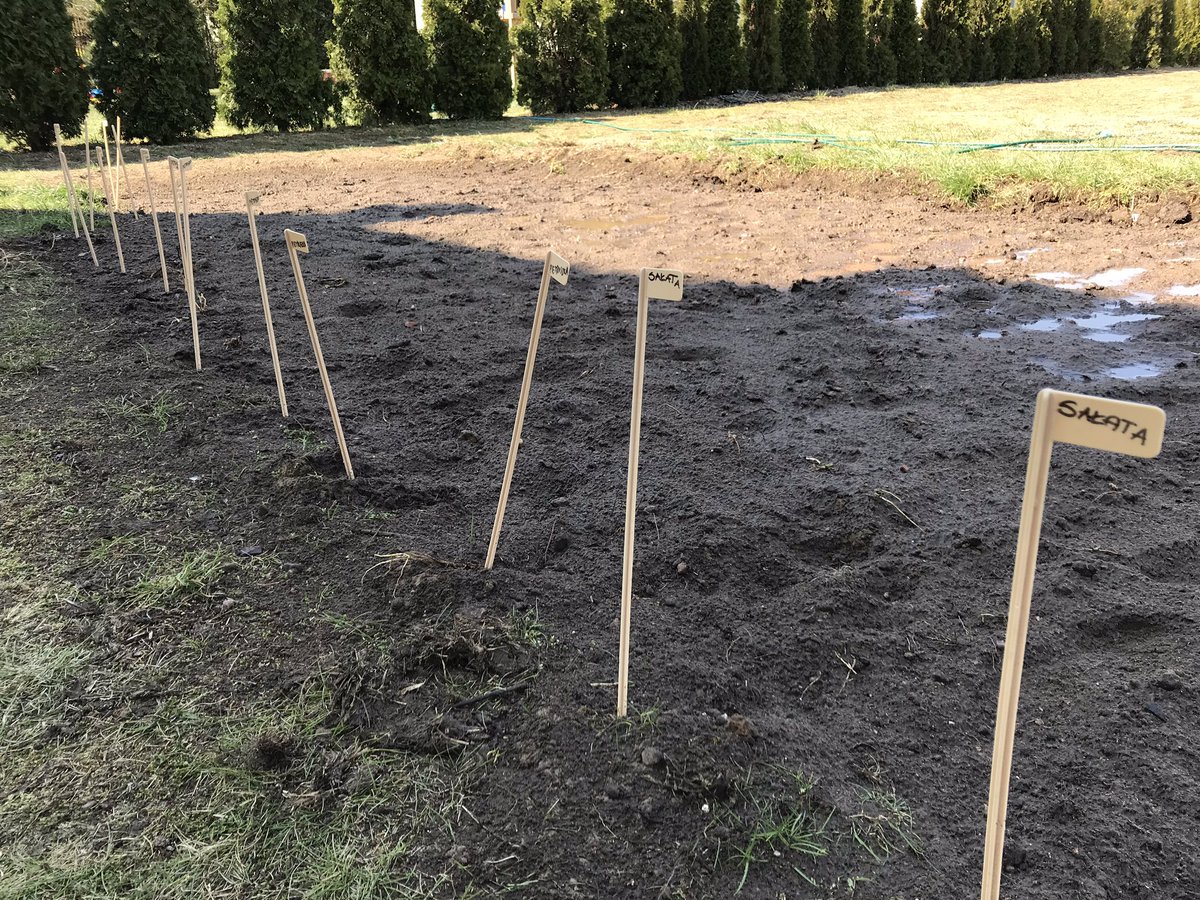 motocyklista's tweet photo. W dobie kryzysu trzeba postawić na samowystarczalność ;-) #agrotwitter https://t.co/6adUPuChB0