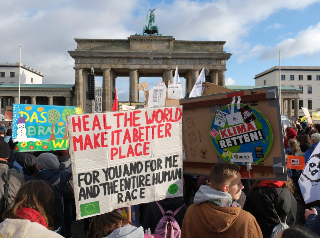 Almanya’dan yeni bir iklim davası daha: Yeni çıkan #iklimi koruma yasasının anayasaya aykırılığı iddiası Alman Federal Anayasa Mahkemesi’nde! iklimadaleti.org/2020/04/07/alm…