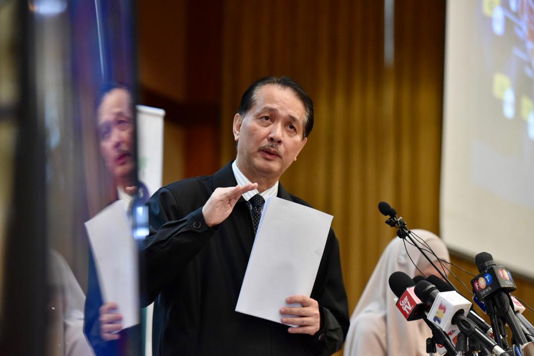 KKMPutrajaya's tweet photo. #COVID19Malaysia 88% pesakit positif #COVID19 di Malaysia berada tahap satu dan dua. 

1. Tahap 1  ialah positif tetapi tidak bergejala.

2. Tahap 2 ialah positif dan bergejala ringan. https://t.co/Fae3ngInyZ