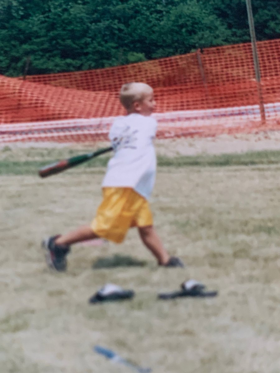 FCGrizBaseball's tweet photo. Guess the Griz Tuesday edition. Who is this young slugger? #TEAMGRIZ https://t.co/IHGNtRoCtx