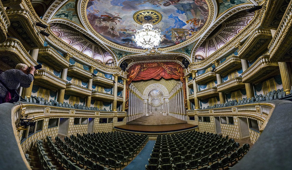 BordeauxTourism's tweet photo. Ce soir à 21h00, le Grand-Théâtre vient à vous ! Le Barbier de Séville, Roméo et Juliette, Don Carlos... L'@operadebordeaux diffusera sur son compte Facebook des grands airs d'opéra enregistrés le 11 mars. Bon spectacle 👉 https://t.co/E88yCqOLpu
📸 D. Camus #CultureChezVous https://t.co/Oxfea6Uvtj