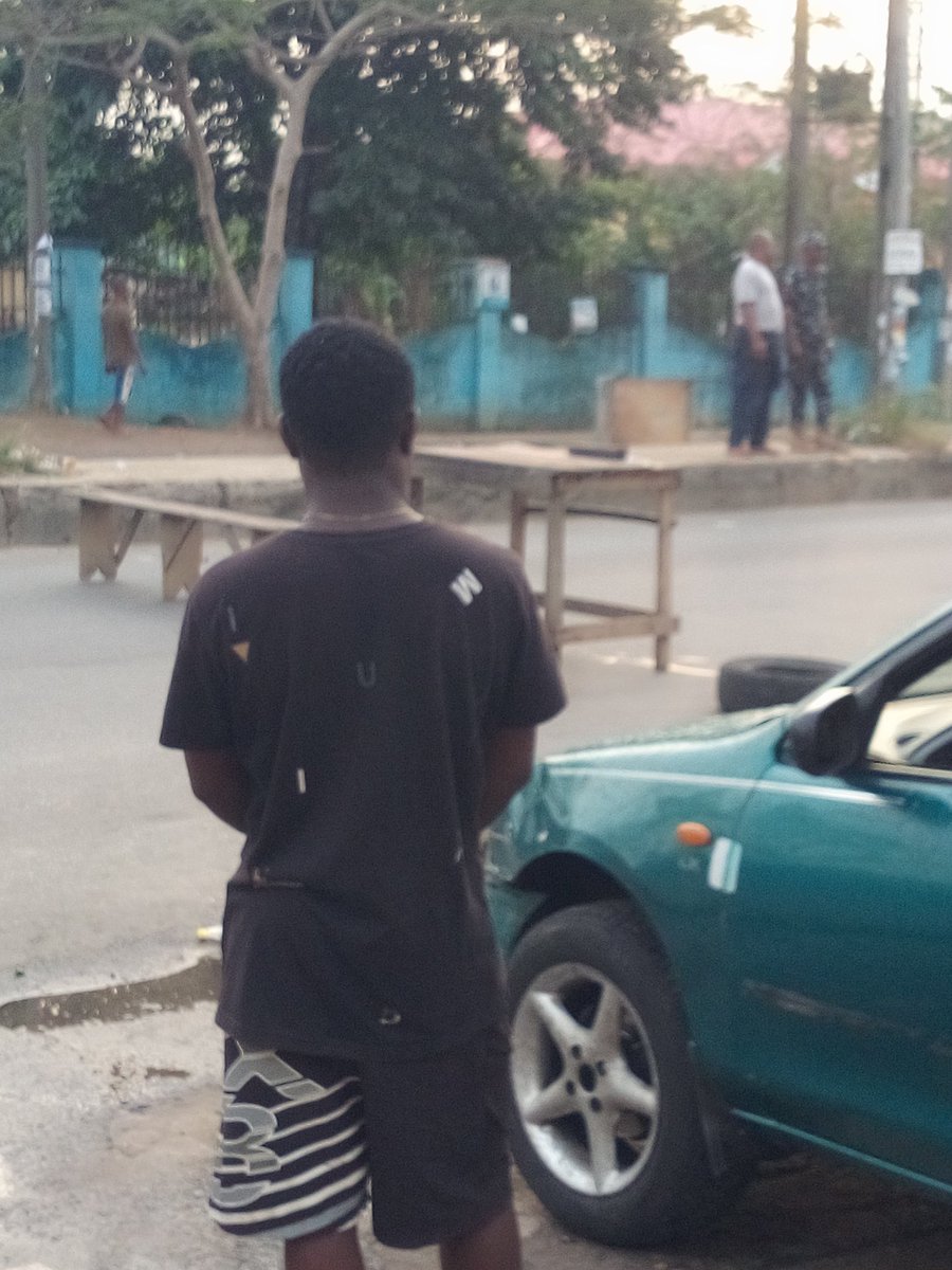smj_alex's tweet photo. Police acting contrary to the orders of the Rivers State Govt. https://t.co/kQO7OF7wVh