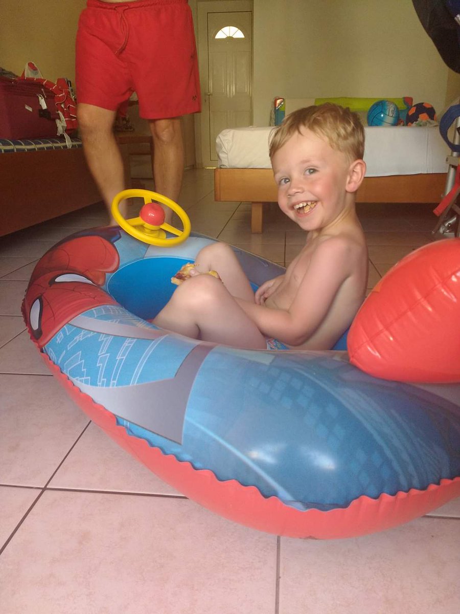 ClareP74's tweet photo. Happy 6th birthday Stanley, we love you with all our hearts love mummy, daddy, Alfie and Susie 🎁🎉🎂🎈
@GoalkeepingRt @MARENTA74 https://t.co/X29bsdkOUX