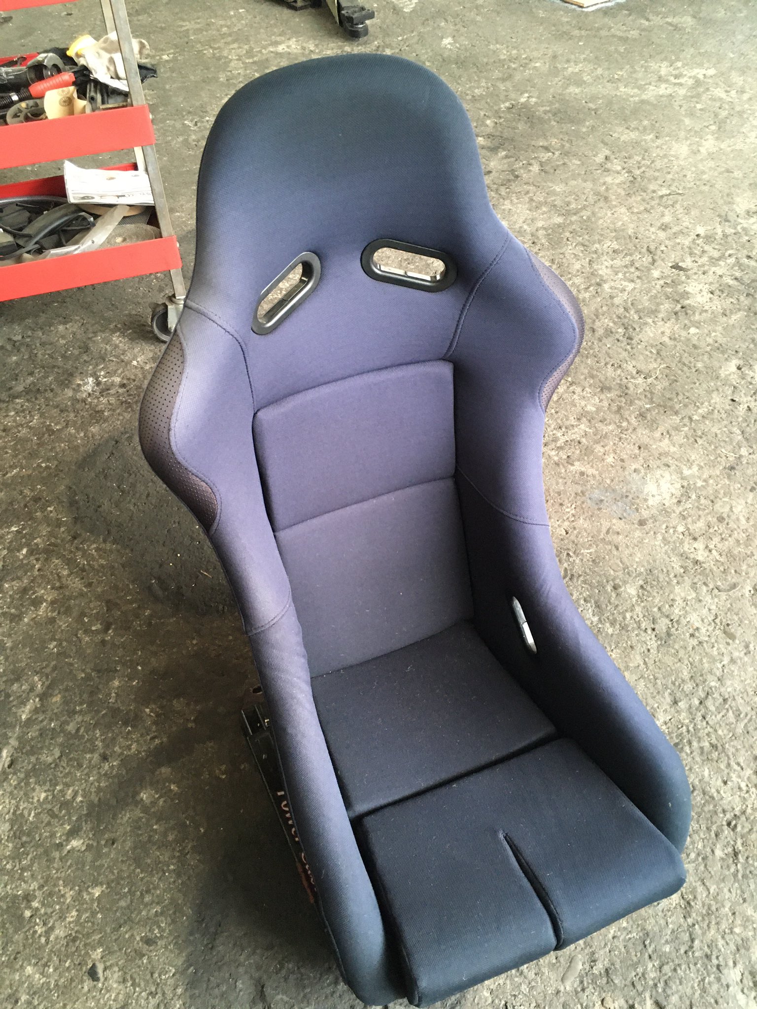 頭文字h Pa Twitter フルバケ欲しい人いる Na8に付けてました 運転席シートレール付き メーカー不明だけど 穴とか割れなど無く綺麗 日焼けは染めqの黒で 塗れば綺麗になるでしょう 9000円 取りに来る人ね 頭文字h Pa Twitter フルバケ欲しい人いる Na8に付けてました 運転席シートレール付き メーカー不明だけど 穴とか割れなど無く綺麗 日焼けは染めqの黒で 塗れば綺麗になるでしょう 9000円 取りに来る人ね