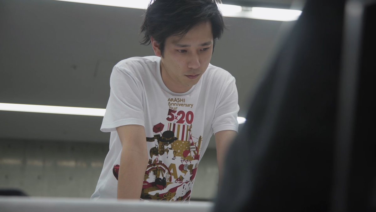 NetflixJP's tweet photo. 『ARASHI’s Diary -Voyage-』
#4 のここを見て✨

いよいよ始まったアニバーサリーツアー “5×20”
5人が積み上げてきた最���のステージはもちろん、見どころは打ち上げ⁉
一番ハッピーになっていたのは…？

語り足りない想いは「#voyageのここを見て」で投稿🤳
#ネトフリ @arashi5official https://t.co/Yw5bOmQQnH