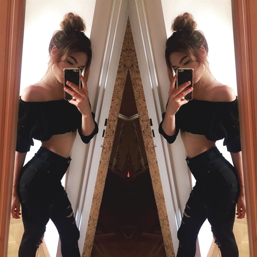 KaliyahSuc's tweet photo. I don’t know if this is normal, but my legs get weak when you kiss me.💖
#cute https://t.co/bzsBrKwXKn