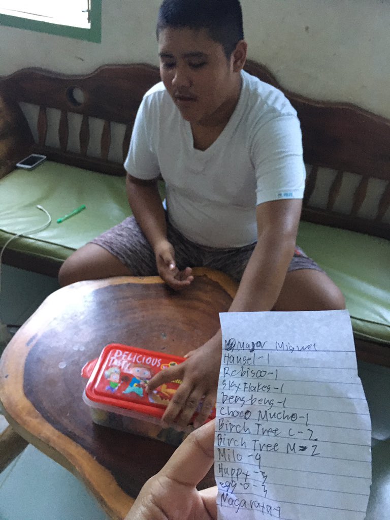 thoughtsofia's tweet photo. Lil bro writing down all his food 😂 kasi sa bahay walang kapatid2 🤣 bahala na, basta secured pagkain nya 😂😂.
#onlyinthephilippines https://t.co/x9IAkksGX2