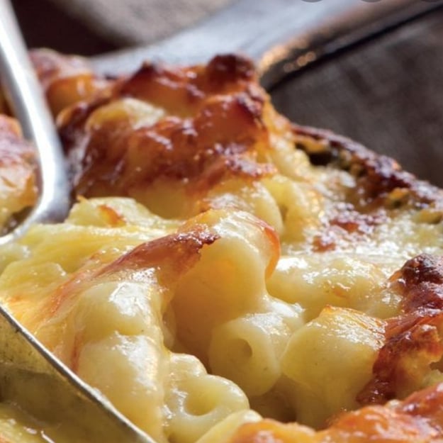 CookChallenge1's tweet photo. So Today's Challenge At 2pm has got to be the best form of comfort warming supper Macs n Cheese put you own twist on with @giveitsomebeanz &amp; @thetealady_uk @BBCNorfolk @csmithj84 @FeastNorfolk @FoodNorwich @TheBigSausage1 @CoxfordsButcher @alanmillergk https://t.co/HJG354S7xo