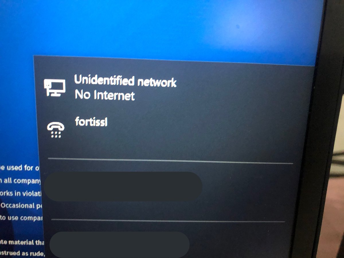 yulaandaa's tweet photo. @FirstMediaCares @FirstMediaCares nih yaa liat sendiri aja hasil colok LAN, liat juga yaa itu lampu send receive ga nyala2. Udahalah datengin teknisi aja dr tgl 19 yaa telp request panggil teknisi tp ga dateng2. BHAYYYYYYYYY https://t.co/IgW4cc7riq