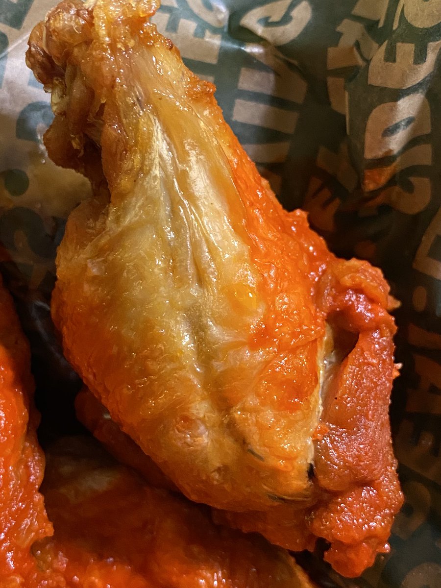 RUDYJAUREQUI's tweet photo. @wingstop super bummed rn. I had @DoorDash deliver my wings. Their service was great, however Wingstop in Weatherford, TX half assed my order. They didn’t even bother to toss the wings. https://t.co/uycZJSftrq