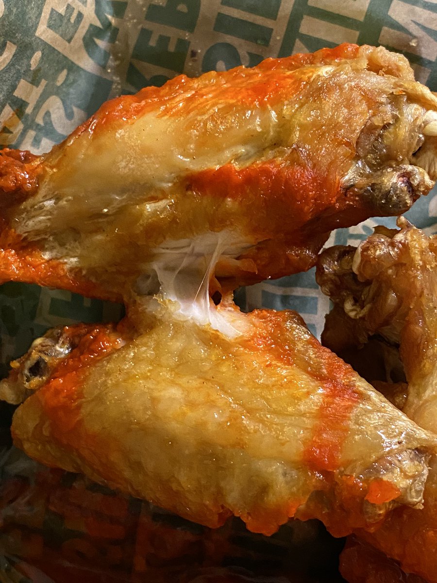 RUDYJAUREQUI's tweet photo. @wingstop super bummed rn. I had @DoorDash deliver my wings. Their service was great, however Wingstop in Weatherford, TX half assed my order. They didn’t even bother to toss the wings. https://t.co/uycZJSftrq