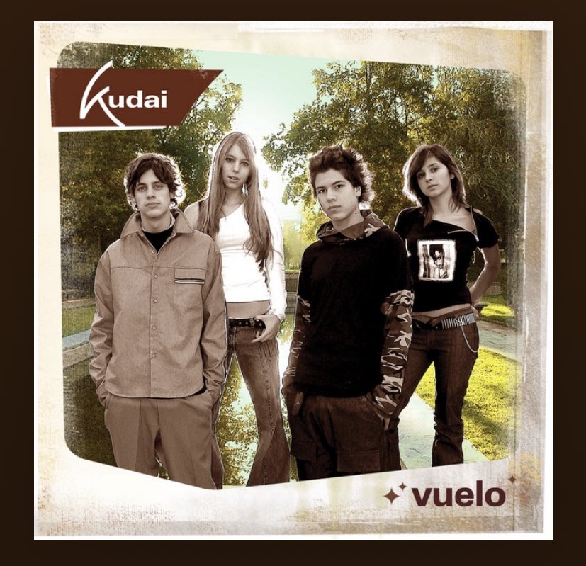 Amp2_angie's tweet photo. Día 8 de cuarentena ... ya me escuche todo el álbum vuelo de Kudai 🤷🏻‍♀️😅 https://t.co/YaT0b1X8q4