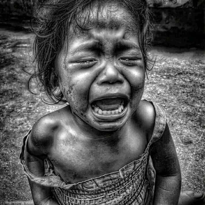 omairas7852's tweet photo. A TODOS los que están en el poder político y económico de mi país, les exijo pensar un poco más en resolver la TRAGEDIA de millones de niños venezolanos que lloran de HAMBRE mientras se encuentran encerrados en casa. 
Acciones ya, por favor!! https://t.co/O793CtE06q