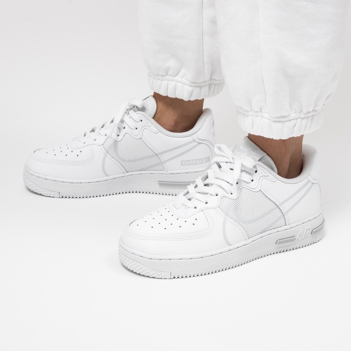 titoloshop's tweet photo. NEW💫ARRIVAL
combining the Air Force 1 with React cushioning technology results in the Air Force 1 React D/MS/X ⚪️
H e r e ➡️ https://t.co/fCW2svgXnE
US 4Y (36) - US 7Y (40)
style code 🔎 CT5117-101
#nike #airforce1 #af1react #airforce1react #white
#titolo https://t.co/m0Oaop8kZ7