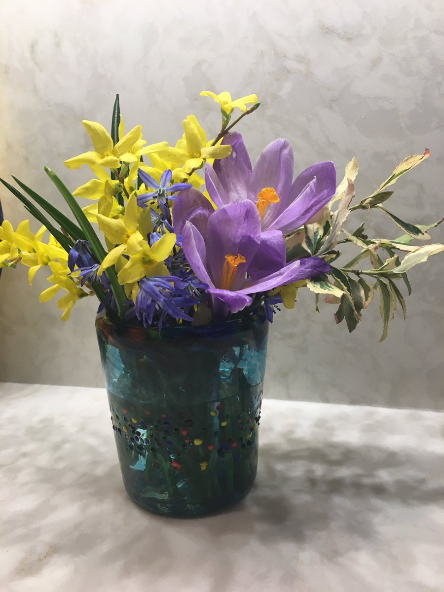 Marina_Oridel's tweet photo. God’s gift- backyard find.
During these difficult times a small bouquet of twigs and spring flowers from backyard, is true wonder #Oridel #spring #flowers #yard #bouket https://t.co/ny0netryho