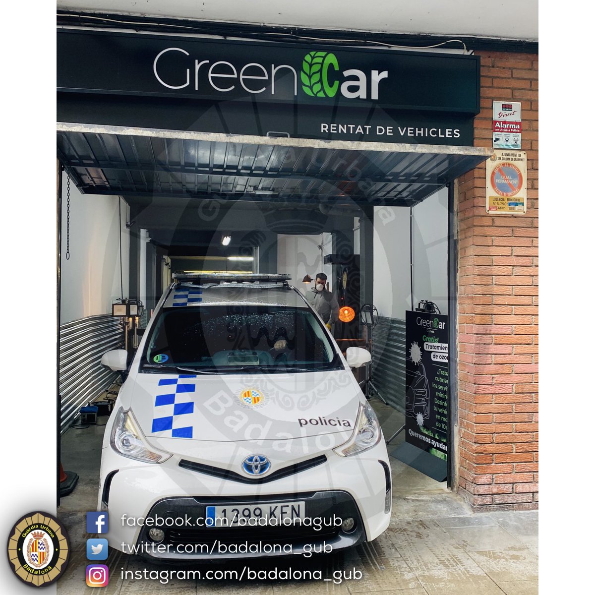 Badalona_GUB's tweet photo. Ahir vam afegir la desinfecció dels vehicles de la @Badalona_GUB mitjançant l’aplicació d’ozó, gràcies a la col·laboració desinteressada de #greencardetail #covid_19 #coronavirus #badalona @AjBadalona https://t.co/NN5gybCU1S
