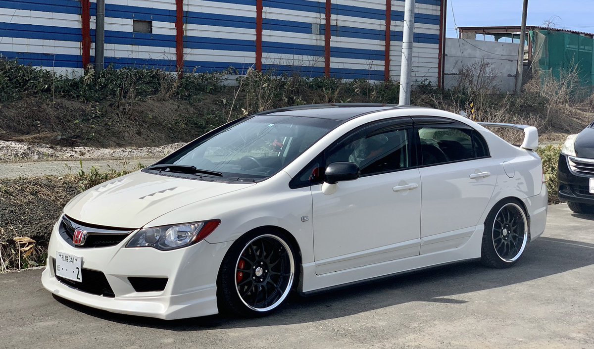 Streetcar_honda's tweet photo. #honda #civic #fd2 #fd2r #typer #feels #carbon #k20a #vtec #jdm #jdmjapan #jdmgram #kseries #kseriesonly #stance #workwheels #work #workxsa #workxsa02c #sa20c #brembo #atrsport #gruppem #clean #hondanation #hondaracing #championwhite #japan 
•
•
•
Cr. 🚘 : @Taka__iVTEC_FD2 https://t.co/WdxOlsI60j