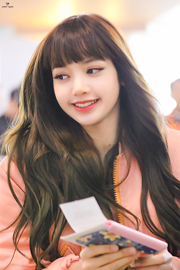 SilatiniDuang's tweet photo. ไม่รู้ว่ารักนู๋แค่ไหน แต่แม่ตั้งชื่อลูกรอไว้ว่า ลิษา แล้วจ้า 🥰🥰 #AlwaysWithYouLALISA https://t.co/GXaH8mg8Yt