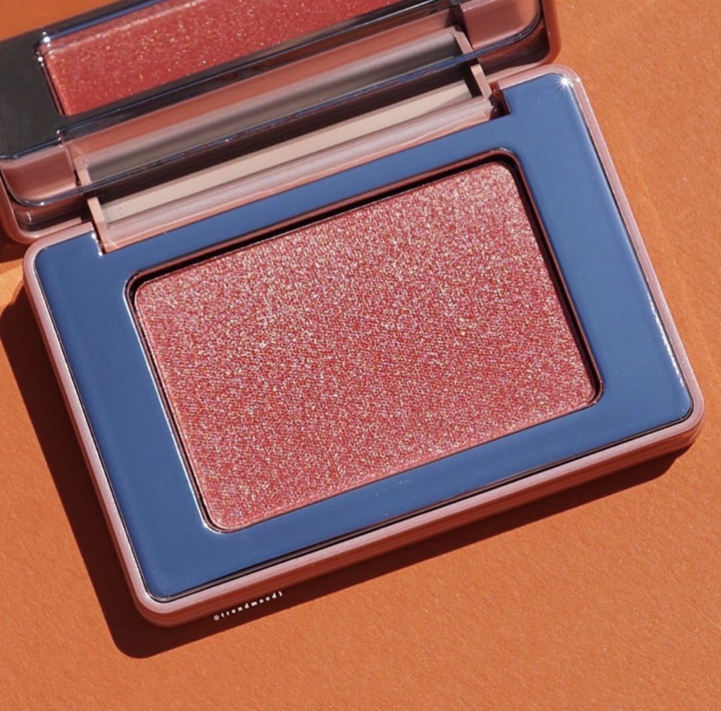 Trendmood's tweet photo. Available Now! 🚨LINK ➡️ https://t.co/5TSrr3hZyN online @sephora 😍💗 NEW MINIS! By @Natasha_Denona 
-The #MiniRetro 💗 5 colors inspired by the color theme of the 60s $25 
-The #MiniBloom 🌸✨ Light-diffusing #highlighter #blush in a vibrant coral with light pink shift https://t.co/cIVC7XuE1r