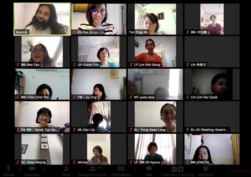 AOLSwamiji's tweet photo. Addressed @ArtofLiving Volunteers &amp; Teachers from Malaysia 🇲🇾, China 🇨🇳, Taiwan 🇹🇼, Hong Kong 🇭🇰 etc via @zoom_us ( @SriSri ) #StayHome https://t.co/4739tbOJak