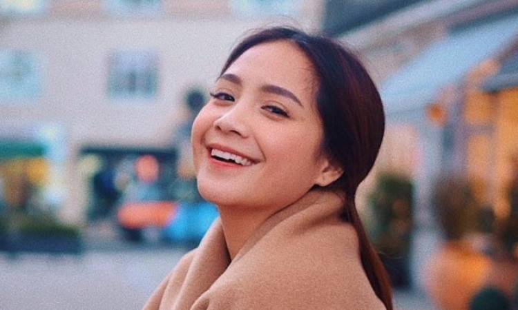 Heboh, Kalung Anti Virus yang Dipakai Istri Raffi Ahmad

loveindonesia.com/viral/en/news/…