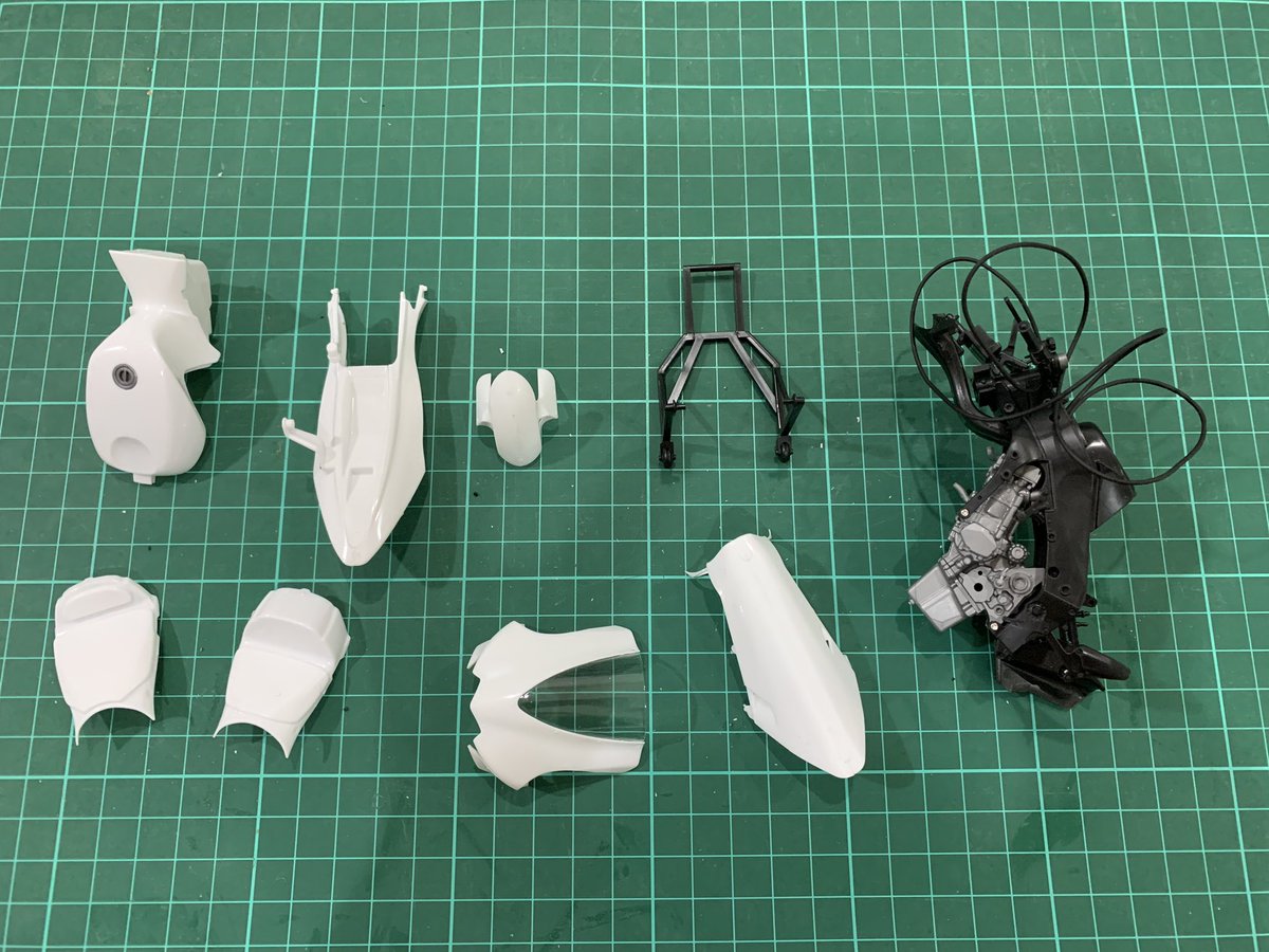 wendeeisme's tweet photo. Day 14 - Gonna continue building my bike! https://t.co/ib3KugNaHn