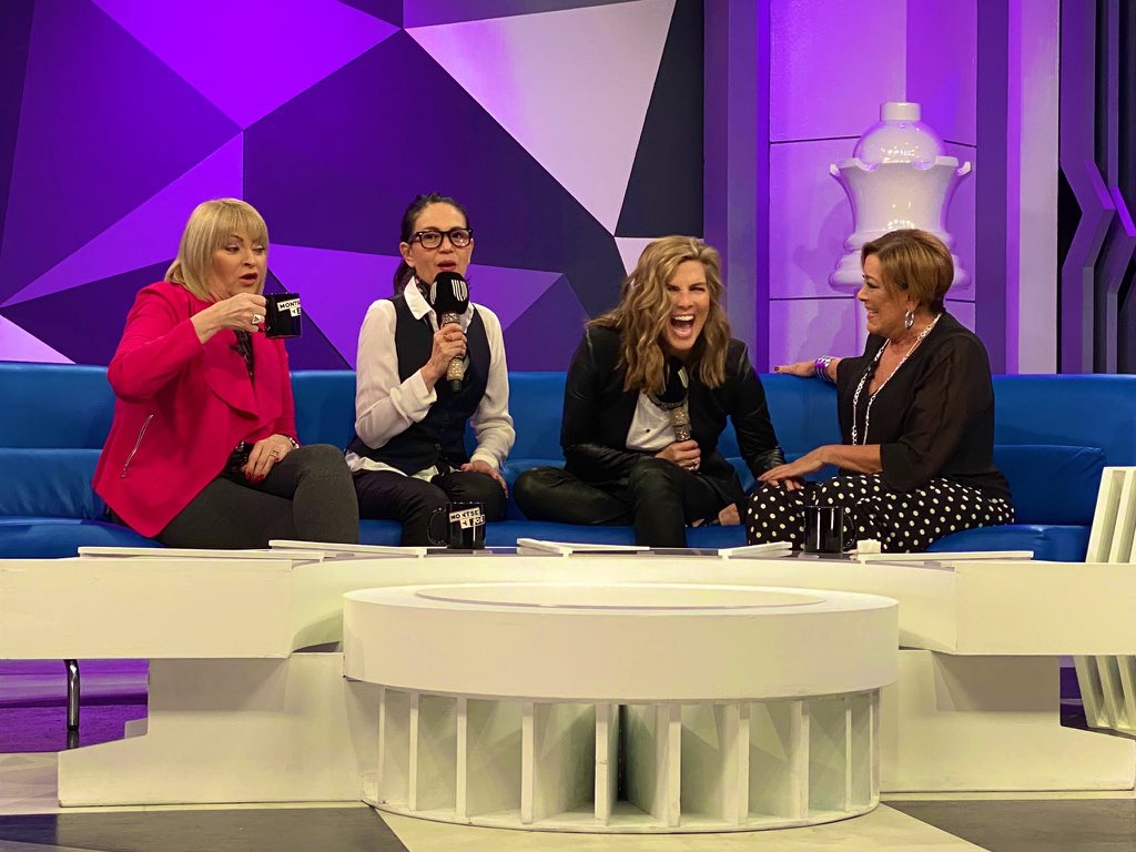 sylviapasquel's tweet photo. ¡Programazoooo ! Gracias @MontseYJoe por juntar a las #Banquells ¡Teníamos mucho que no reíamos tanto !😂¡Las queremos @Montserrat33 @yolandandrade ! 💖😍🙏🏻 https://t.co/truM3r3zzz