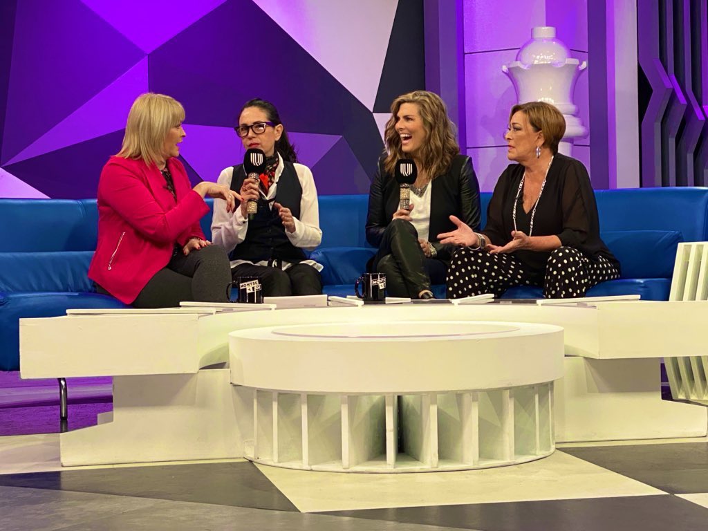 sylviapasquel's tweet photo. ¡Programazoooo ! Gracias @MontseYJoe por juntar a las #Banquells ¡Teníamos mucho que no reíamos tanto !😂¡Las queremos @Montserrat33 @yolandandrade ! 💖😍🙏🏻 https://t.co/truM3r3zzz