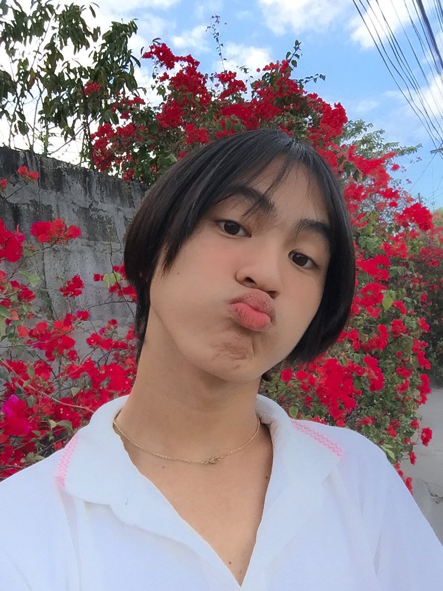 Hello at 12:55 pm :)) RT it nag lunch kana ☺️