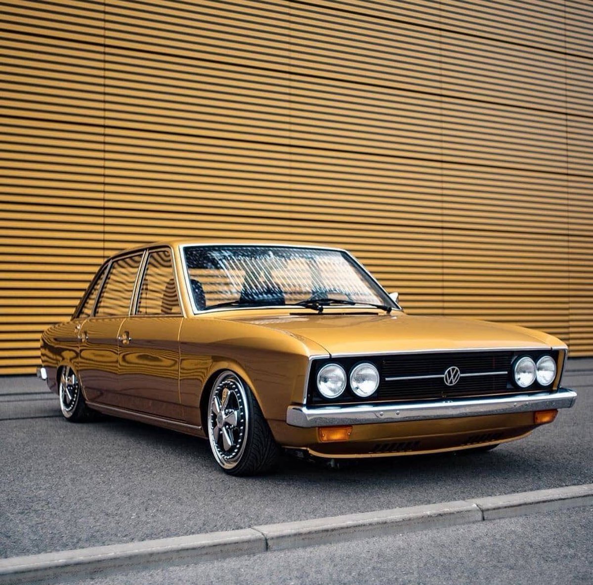 EpicDubs's tweet photo. ☀️ K70 LS
#VW #Volkswagen #VwK70 #K70LS #SplitWheels #Fuchs #VolkswagenK70 #Stance #DubLife https://t.co/BnymOz79R1