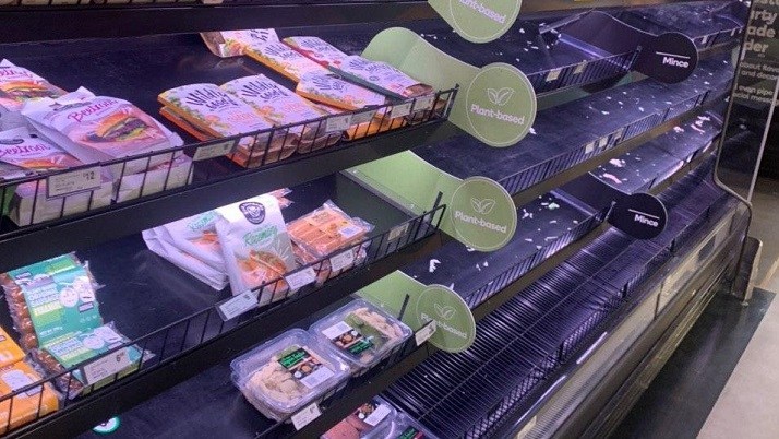 Un_shackled's tweet photo. Panic Buying Exposes Vegan Lobby's Failure #Coronavirus #DominionDocumentary #FirstWorldProblems #LifestyleChoices #PanicBuying #Vegans - https://t.co/N795EL5Zm6 https://t.co/oFd7Yv9eNr