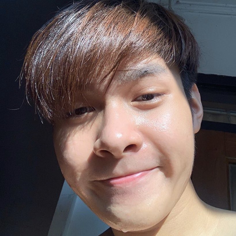 johnparots's tweet photo. พลีชีพ ทดลองเป็นบิวตี้บล็อกเก้อ รีวิวสกินแคร์ครับ เราลองผิดลองถูกซื้อตามคนในทวิตมาเยอะ แต่ที่หน้าดีขึ้นเยอะเพราะพวกนี้จริงๆ #ไว้รีวิวห้ามขายของโว้ยย https://t.co/TKqLMnHjIZ