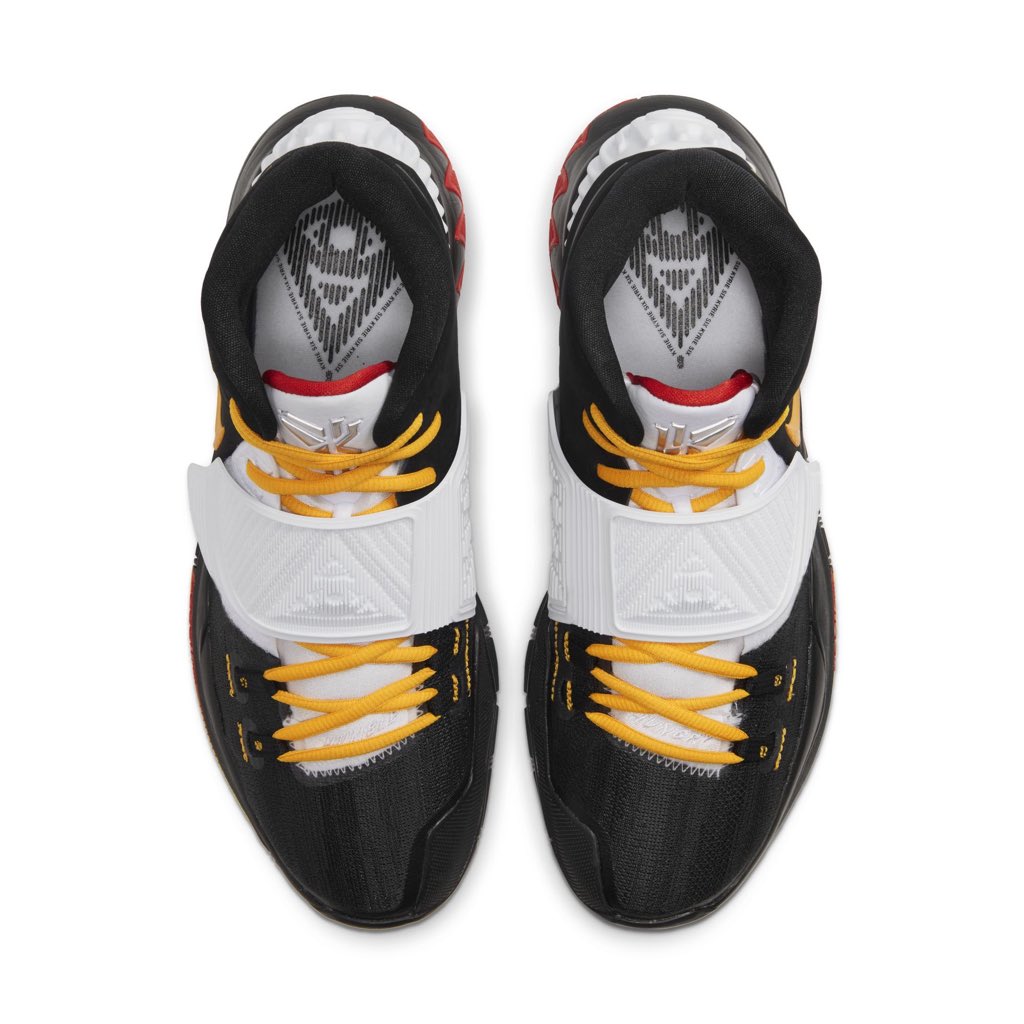 TheSoleLibrary's tweet image. A Nike Kyrie 6 "Bruce Lee" with a black base has surfaced. No word on a release.

#SoleFact : The Kyrie 6 is built with responsive cushioning paired with soft foam, smooth heel-to-toe transitions and midfoot strap.

#Nike

#TheSoleLibrary