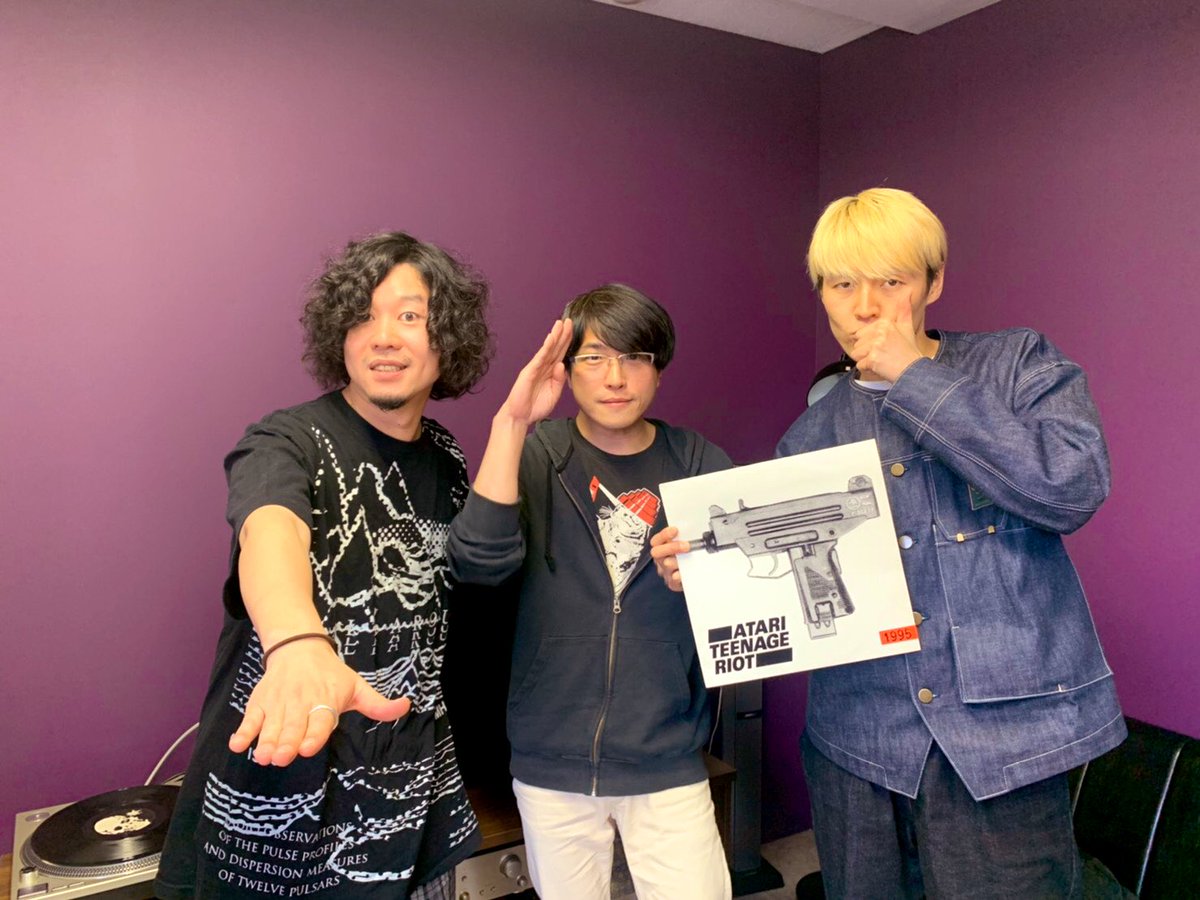<a href="/rsg_interfm/">Ready Steady George!!</a> 最後の放送に@nobu_okamoto2と<a href="/HiroHayashi78/">ハヤシ ヒロユキ</a>さんと電話出演させてもらいました。
大好きで最高の番組だから本当に悲しい。
マジでありがとうございました！

#ジョージとシャウラ 
#interfm897
