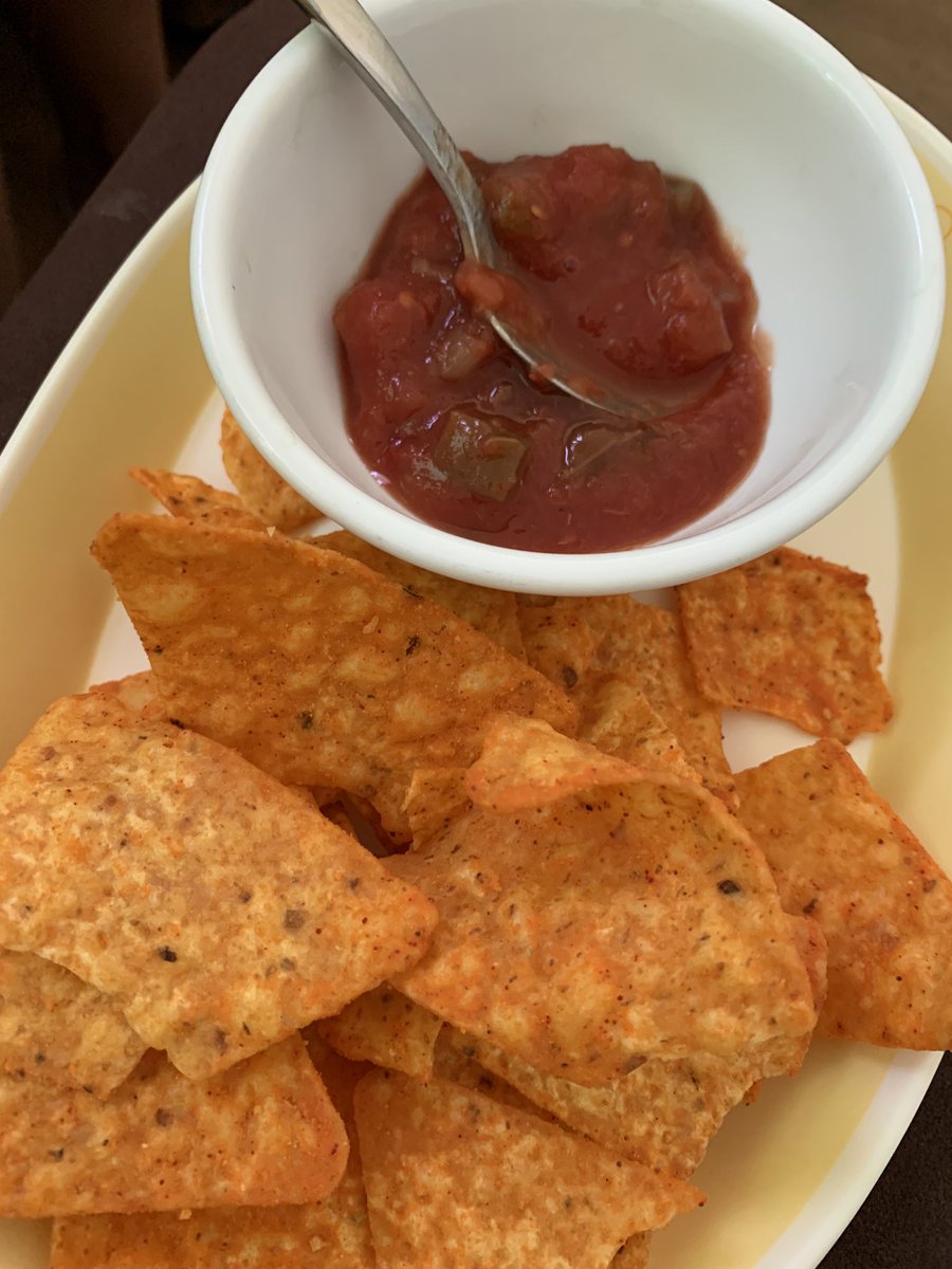 kathleanotes's tweet photo. Netflix and Doritos &amp; Tostitos 🤩 https://t.co/rIZMG52cwZ