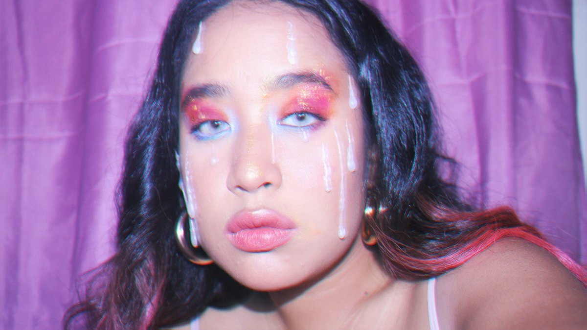 adzu_cca's tweet photo. #SININGBAYANIHAN Day 2: Elumbra

FEATURED ARTWORK!

"We should never forget to rekindle our flames no matter how challenging the times can be" - Chelsea Gregorio

Elumbra
Creative Make-up
@chelseagregorio 2020

#WeHealAsOnePH
#InspiringCreativity
#ElevatingArtistry https://t.co/dXG5ofTv8X